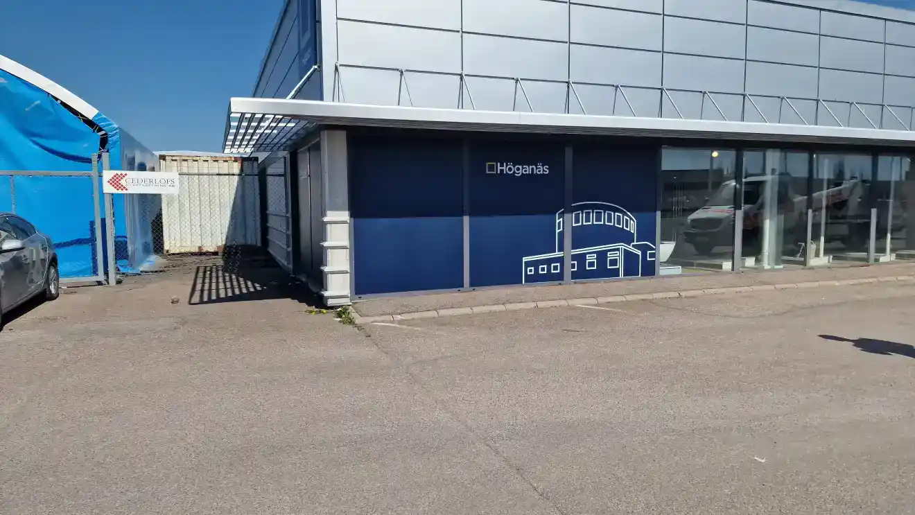 vepa med tryck på fasad