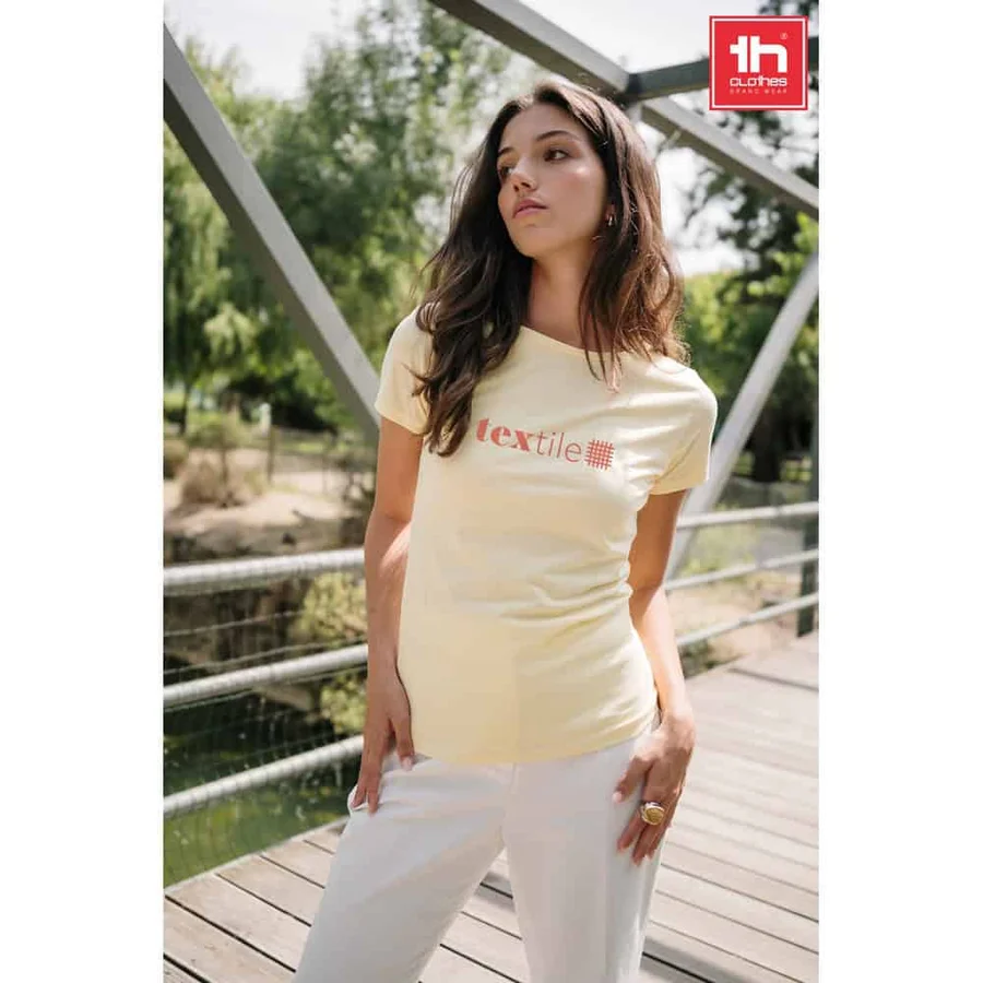 THC SOFIA. T-shirt i bomull för damer