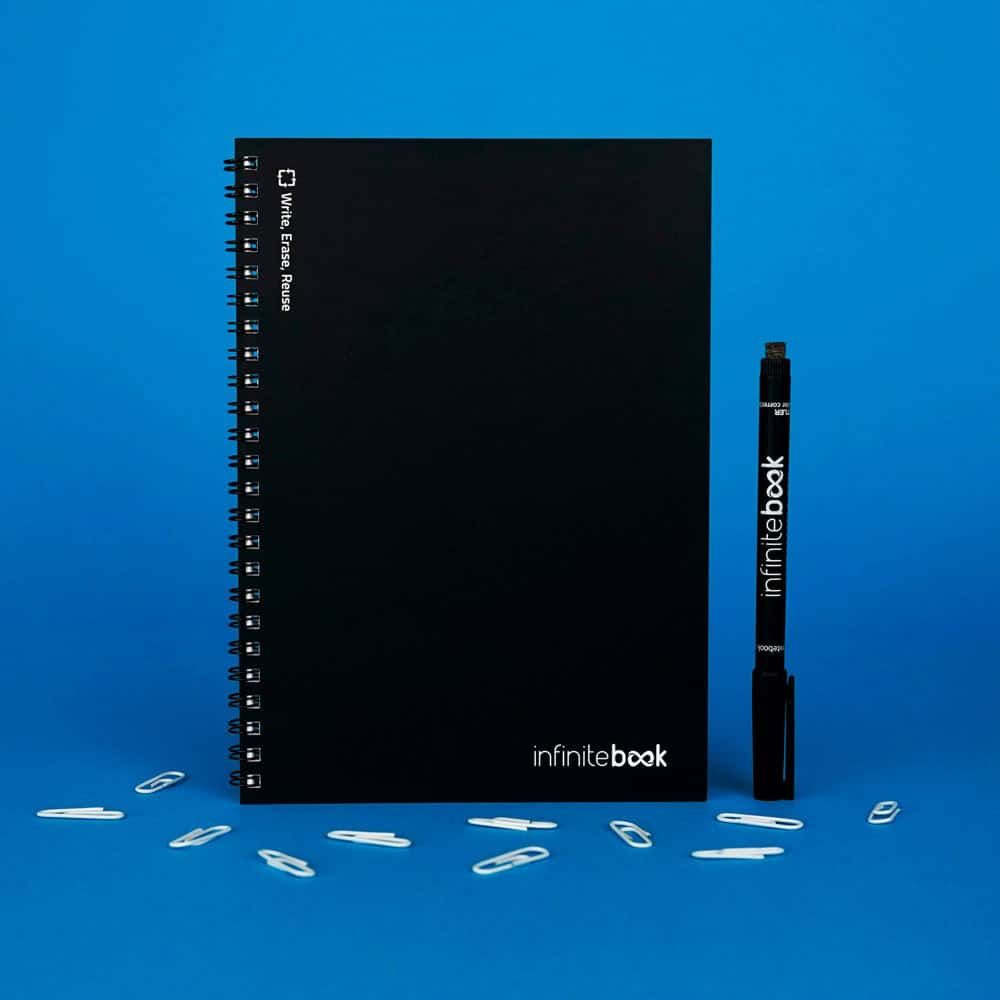 INFINITEBOOK PLAIN A5. Infinitebook med flexibelt omslag och 15 blanka whiteboardsidor