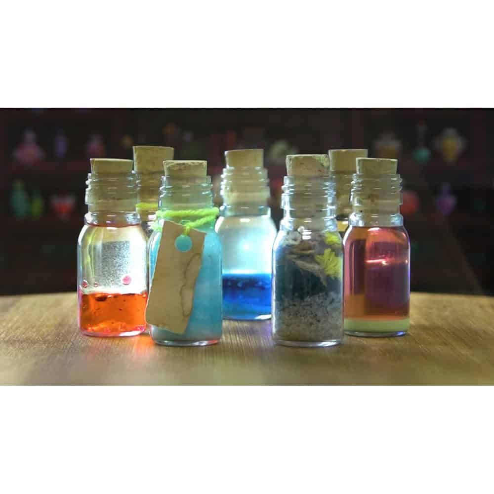 Mystery Potions Kit II. Pedagogiskt spel levereras med en presentpåse av kraftpapper (100 g/m²)