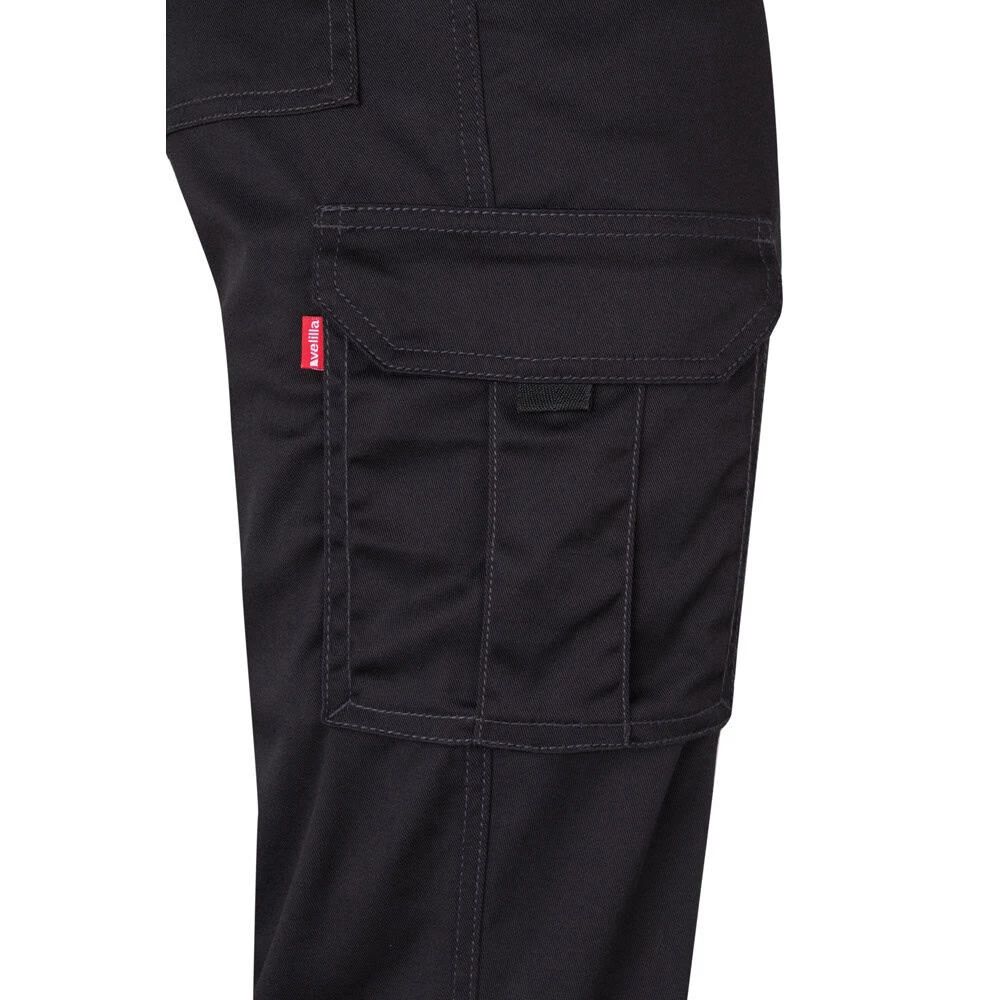 VL LUGH. Stretchbyxor med flera fickor (240g/m²) i bomull (46%), EME (38%) och polyester (16%)