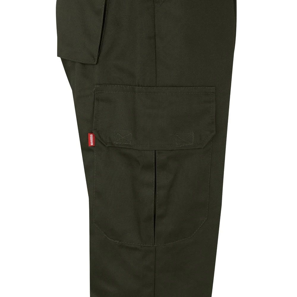 Tvåfärgade byxor i twill med fickor, bomull och polyester.