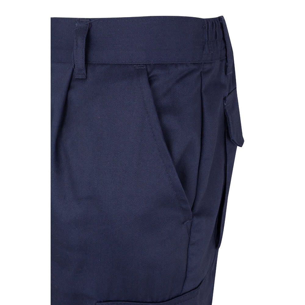 Mörkblå twillbyxor med flera fickor i bomull och polyester.