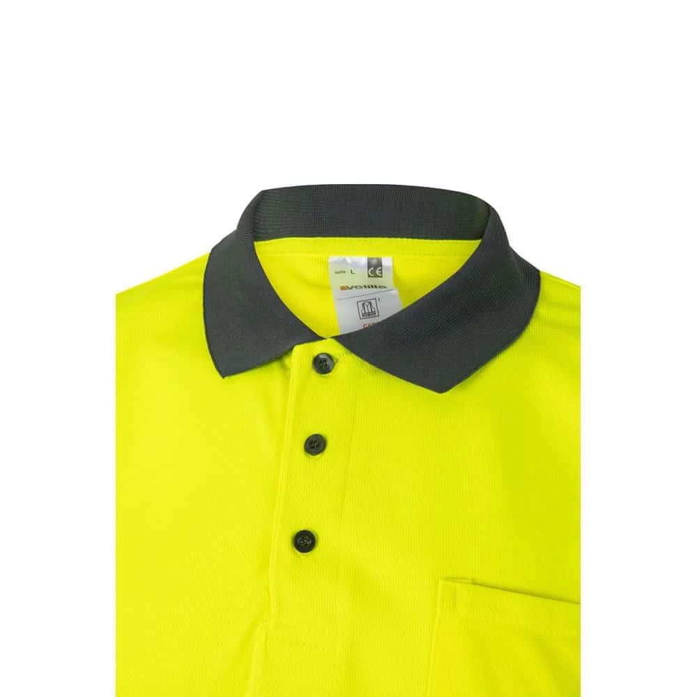 Gul pikétröja med svart krage och fågelögonmönster, kort ärm, 100% polyester.