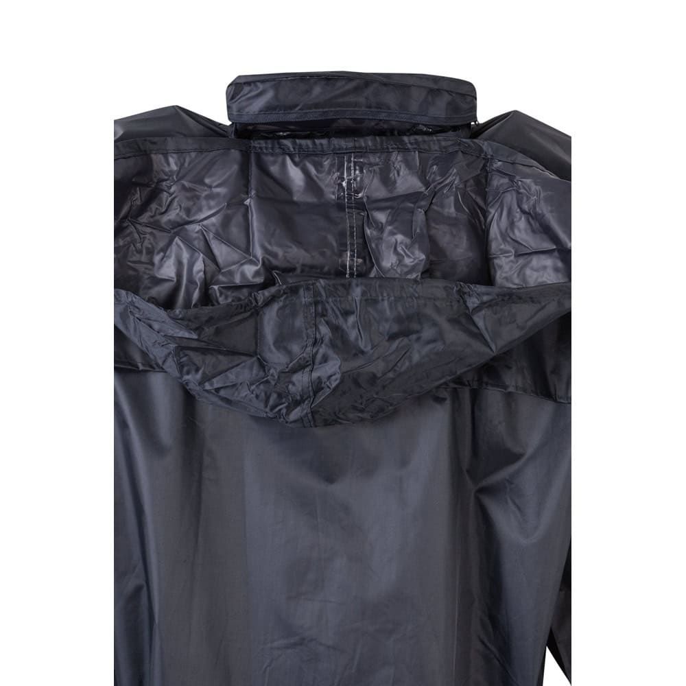 Regndräkt i polyester med PVC-beläggning, tvådelad för väderskydd.