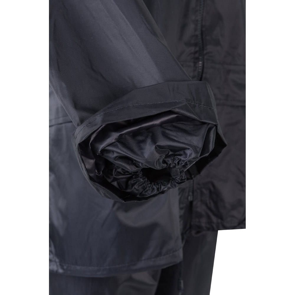 Regnjacka i polyester med PVC-beläggning, tvådelad i svart.