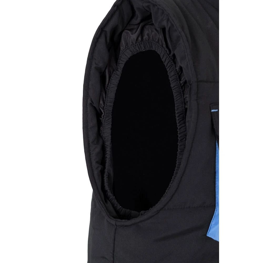 Vadderad väst i polyester med tvåfärgade detaljer och flera fickor.