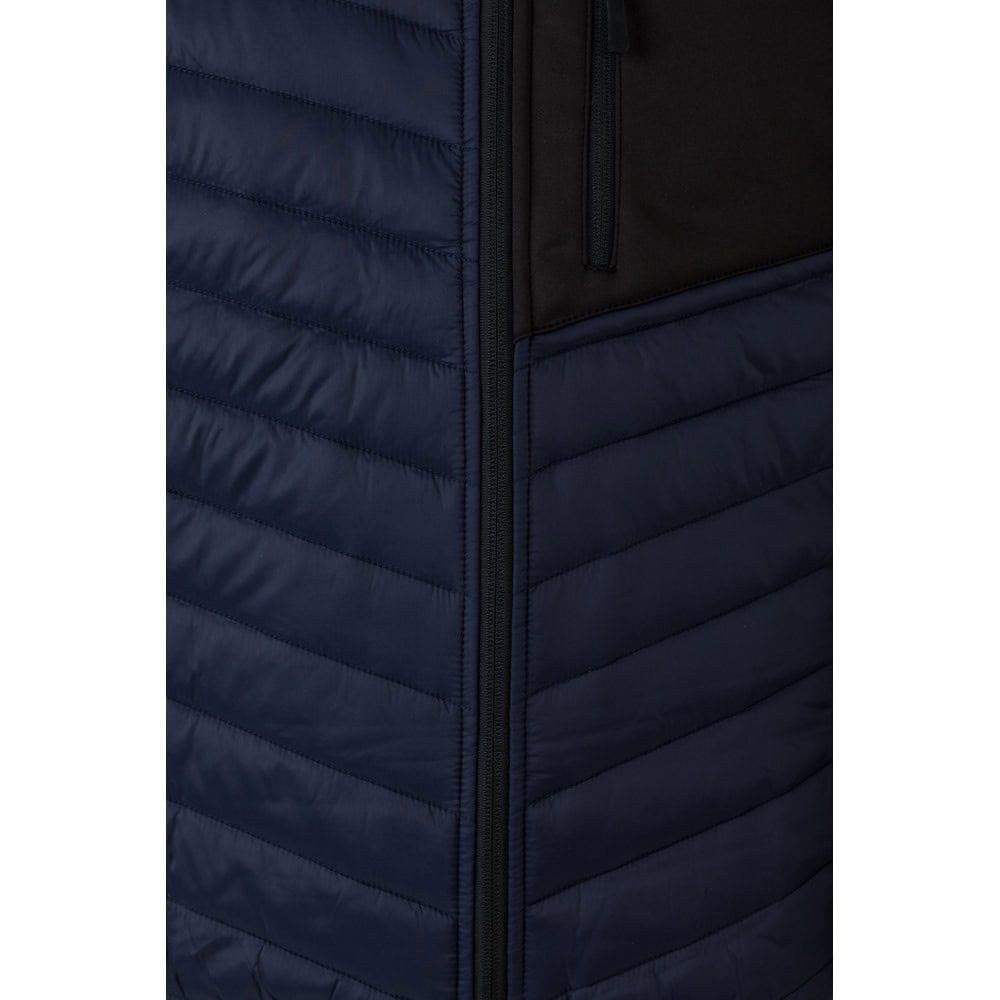 Vadderad jacka i polyester, 265g/m², för kallt väder.
