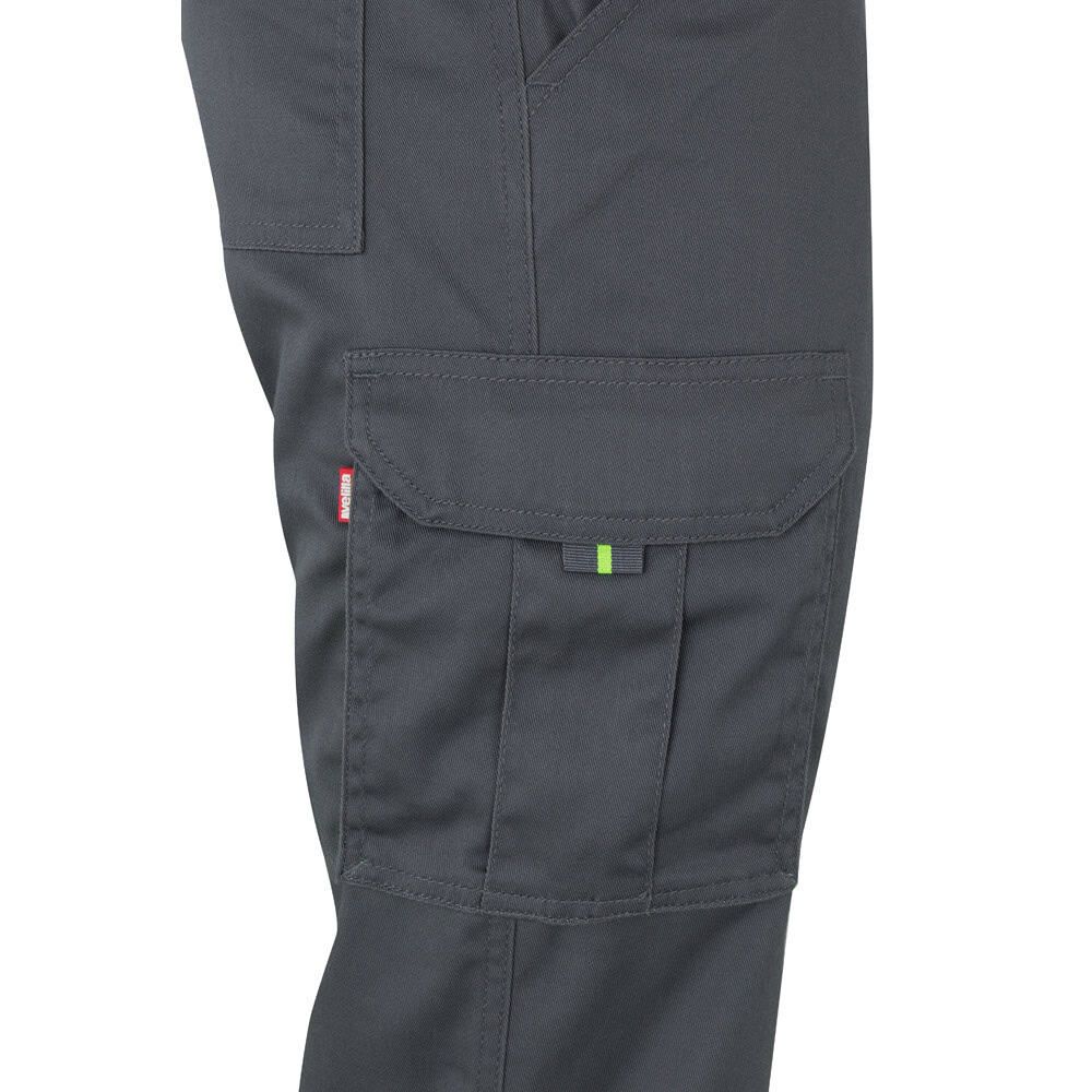 Svarta stretchbyxor med flera fickor i bomull, EME och polyester.