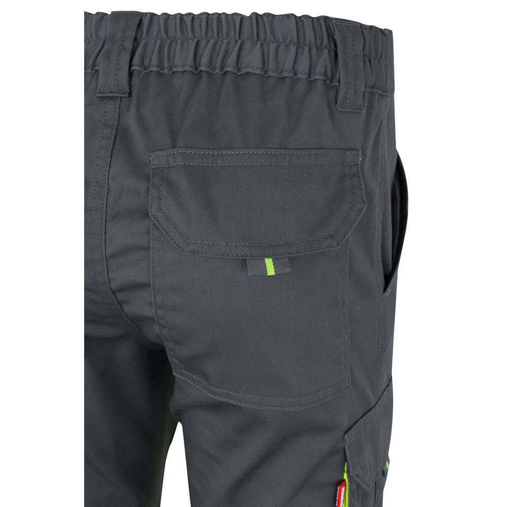 Svarta stretchbyxor med flera fickor för arbetsbruk, i bomull, EME och polyester.