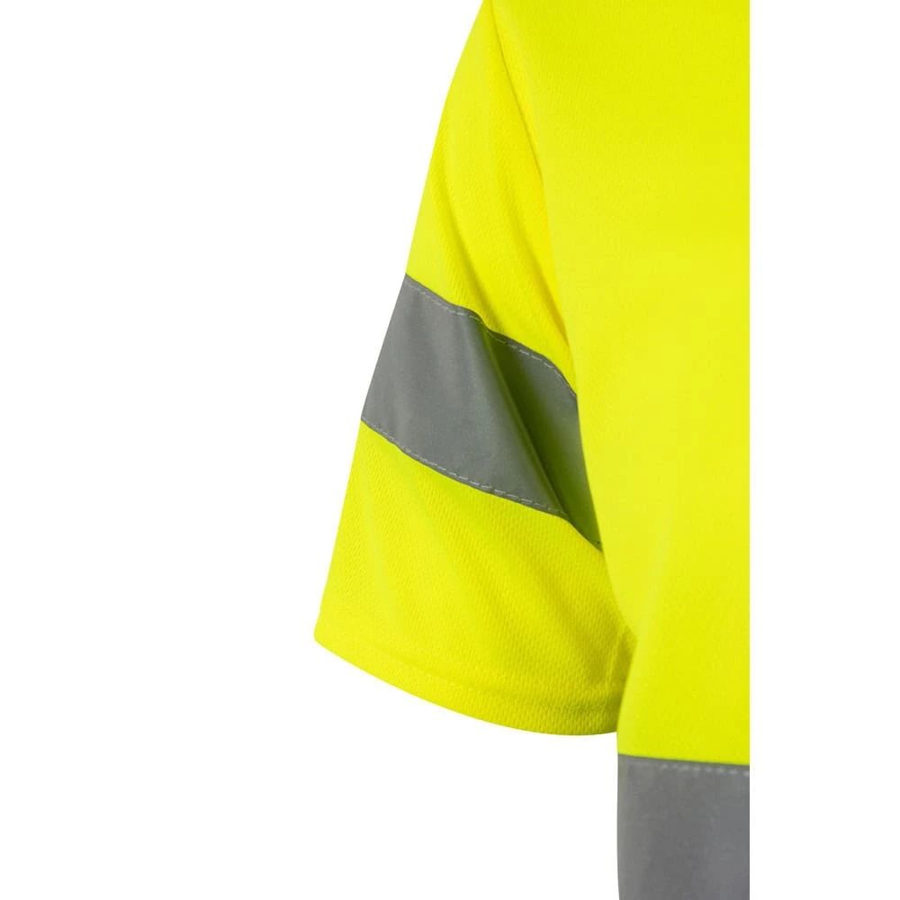 Reflexdetalj på arbetskläder i polyester.