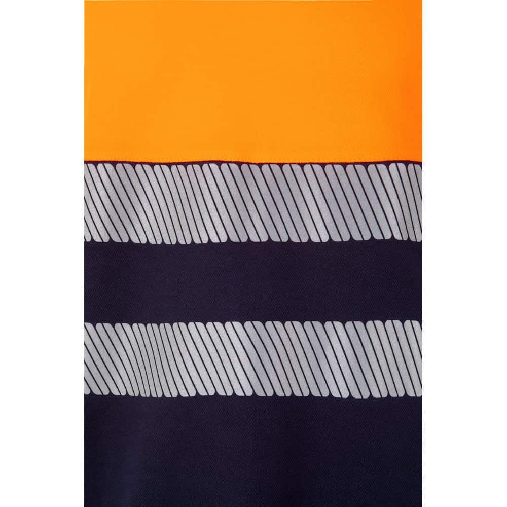Tvåfärgad piké-T-shirt i bomull och polyester med randig design.