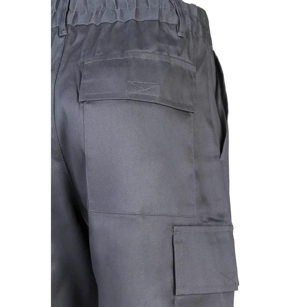Svarta twillbyxor med flera fickor i bomull och polyester.
