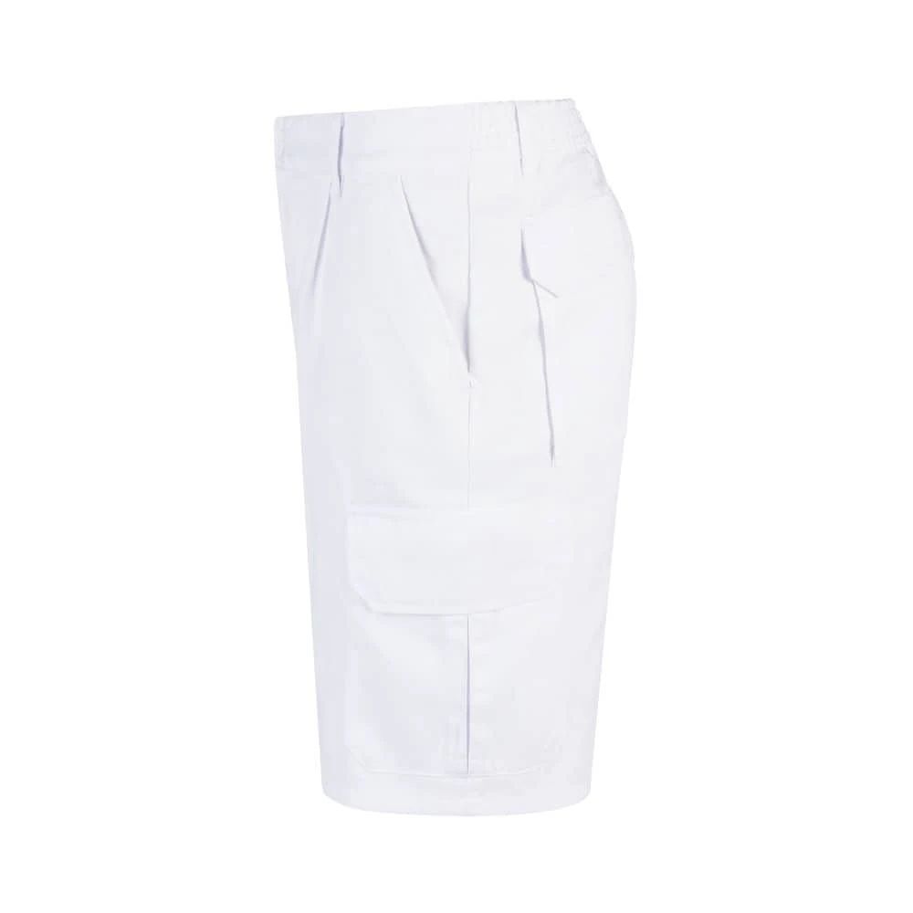 Vit bermudashorts i twill med fickor, 200g/m², av bomull och polyester.