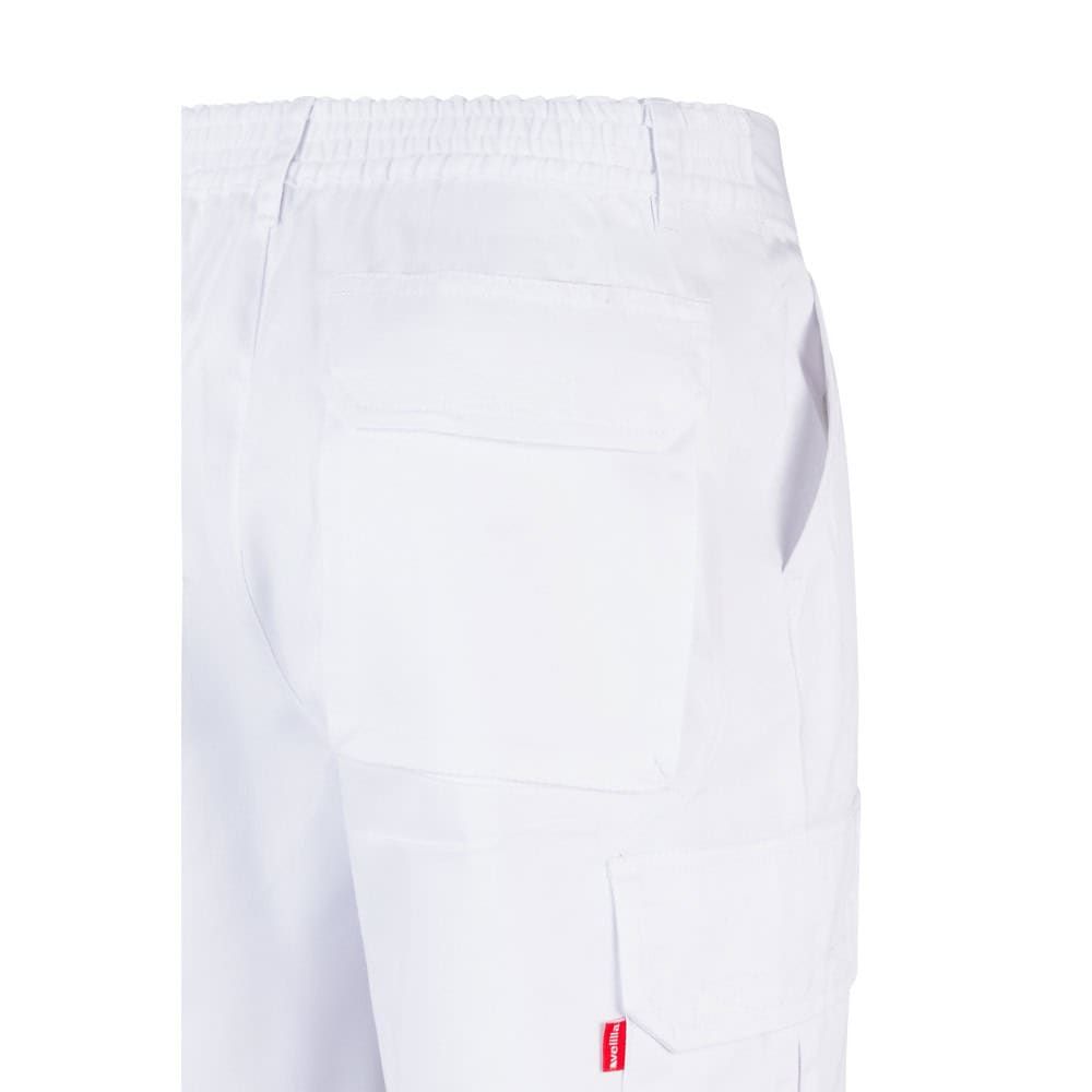 Vit bermudashorts i twill med fickor, bomull och polyester.