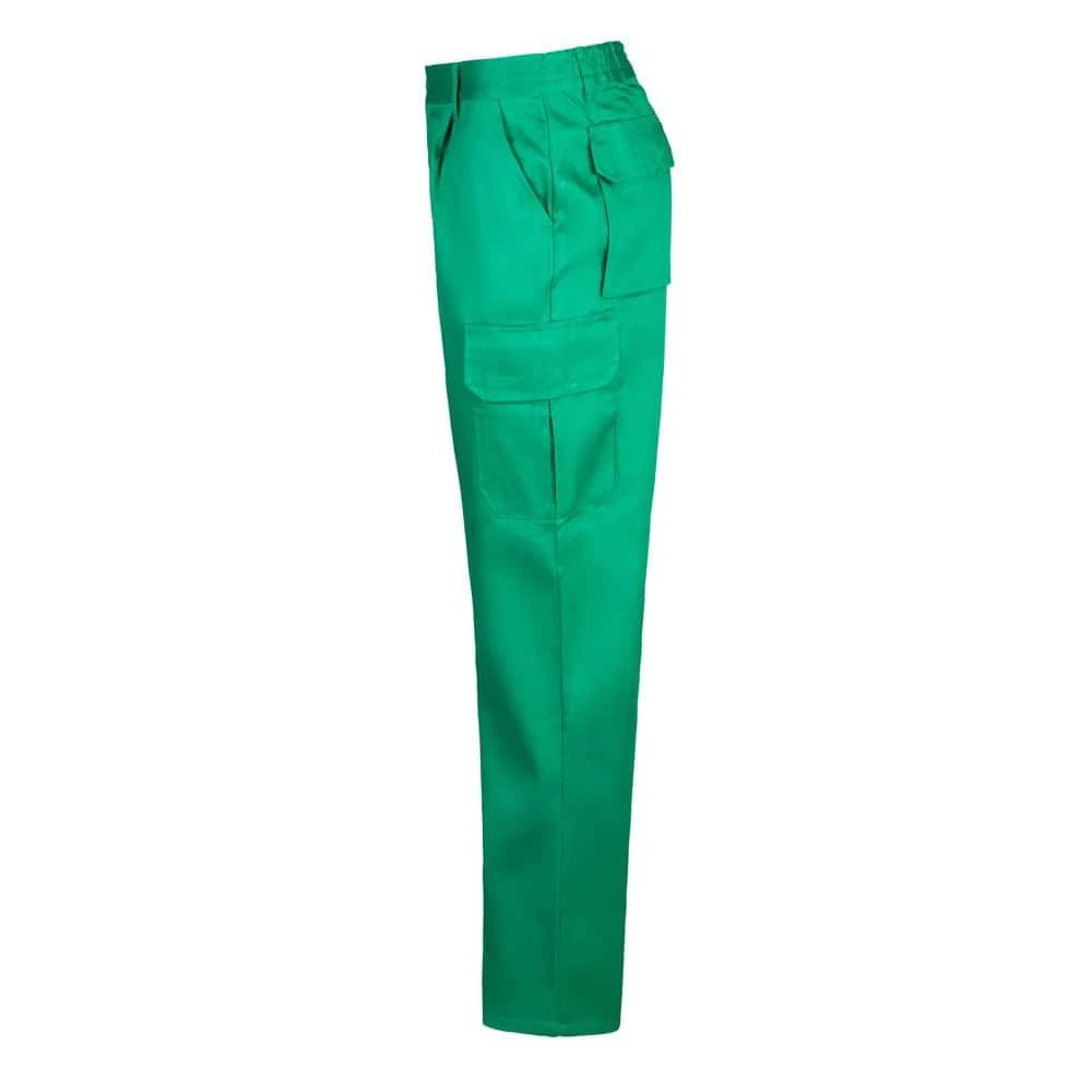 Grön twillbyxa med flera fickor i bomull och polyester.