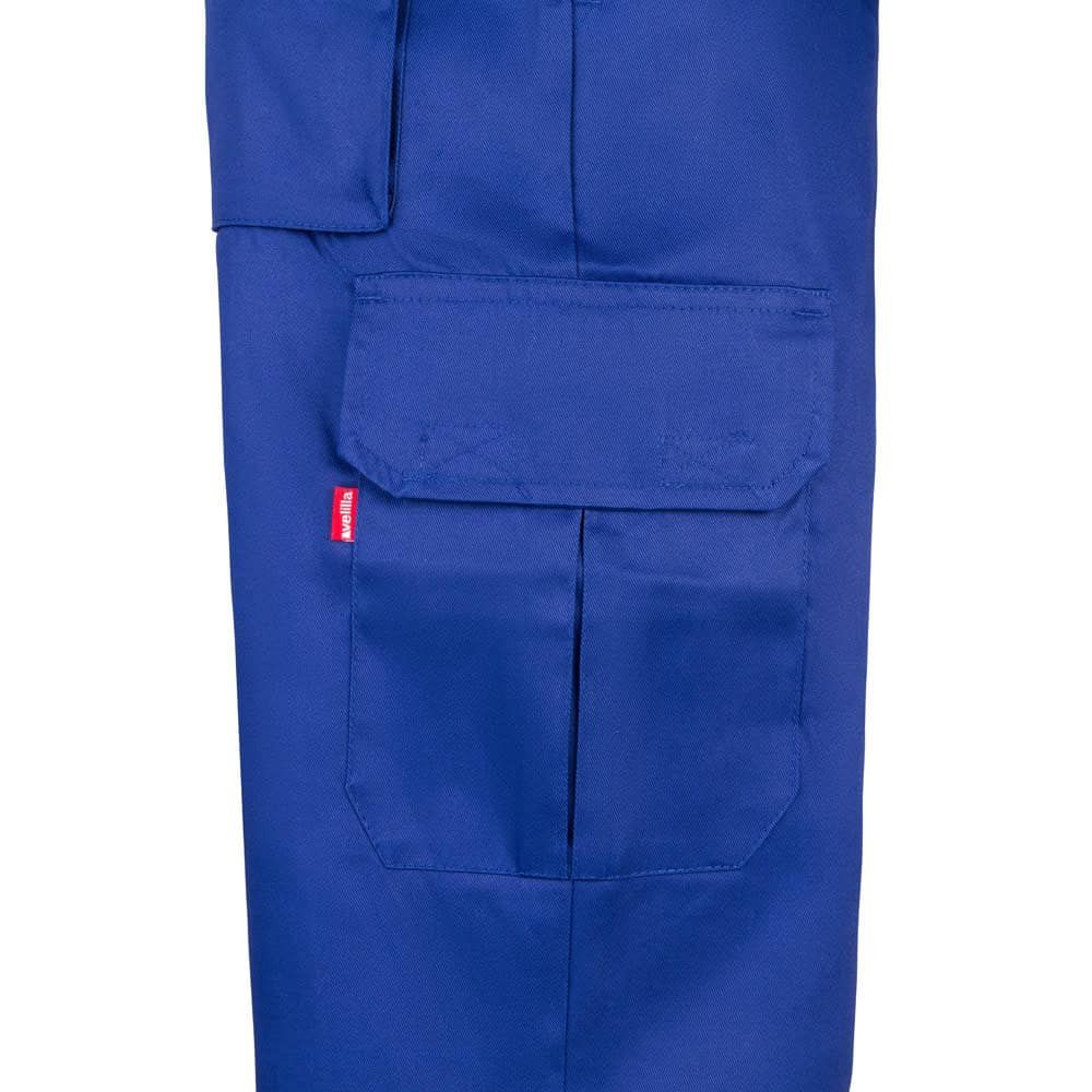 Blå arbetsbyxa med flera fickor i bomull/polyester, MABON modell.