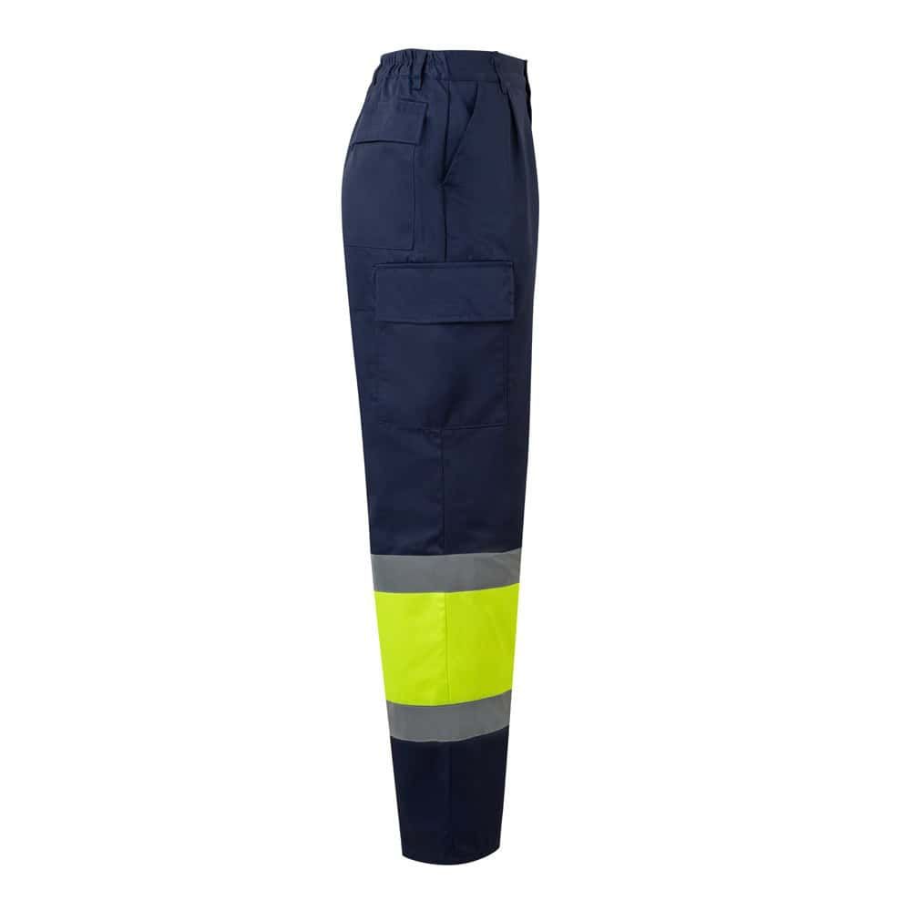 Blå arbetsbyxor med reflexband för säkerhet och synlighet.