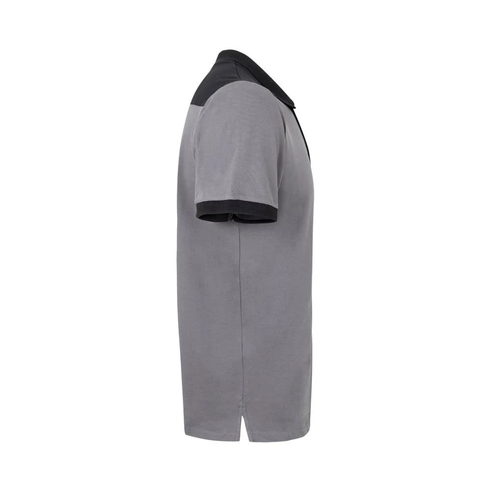 Grå och svart pikétröja i stretchig polyester och elastan, kortärmad.