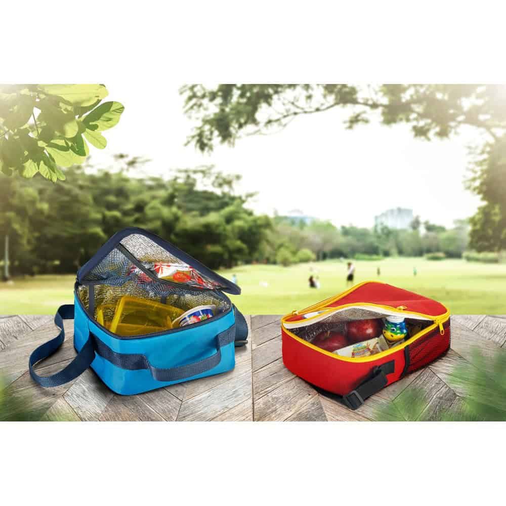 Kylväska 4.5 L i slitstark 600D-nylon, perfekt för picknick och utflykter.