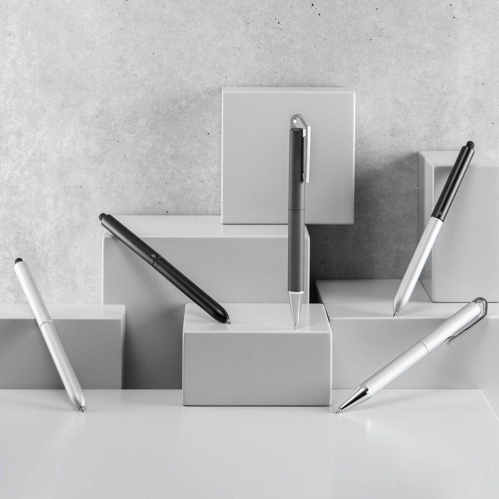 81001. Penna av aluminium med stylus