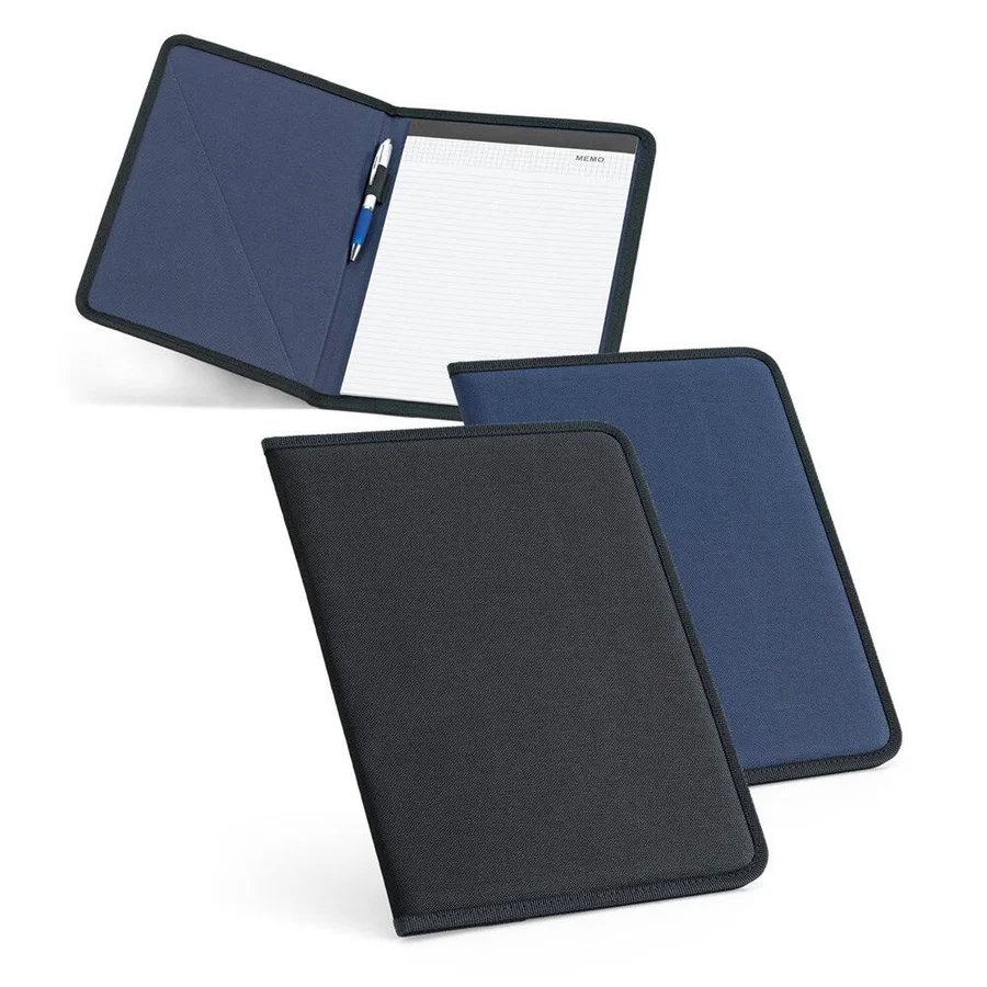 CUSSLER. A4-mapp i 600D med linjerade sidor