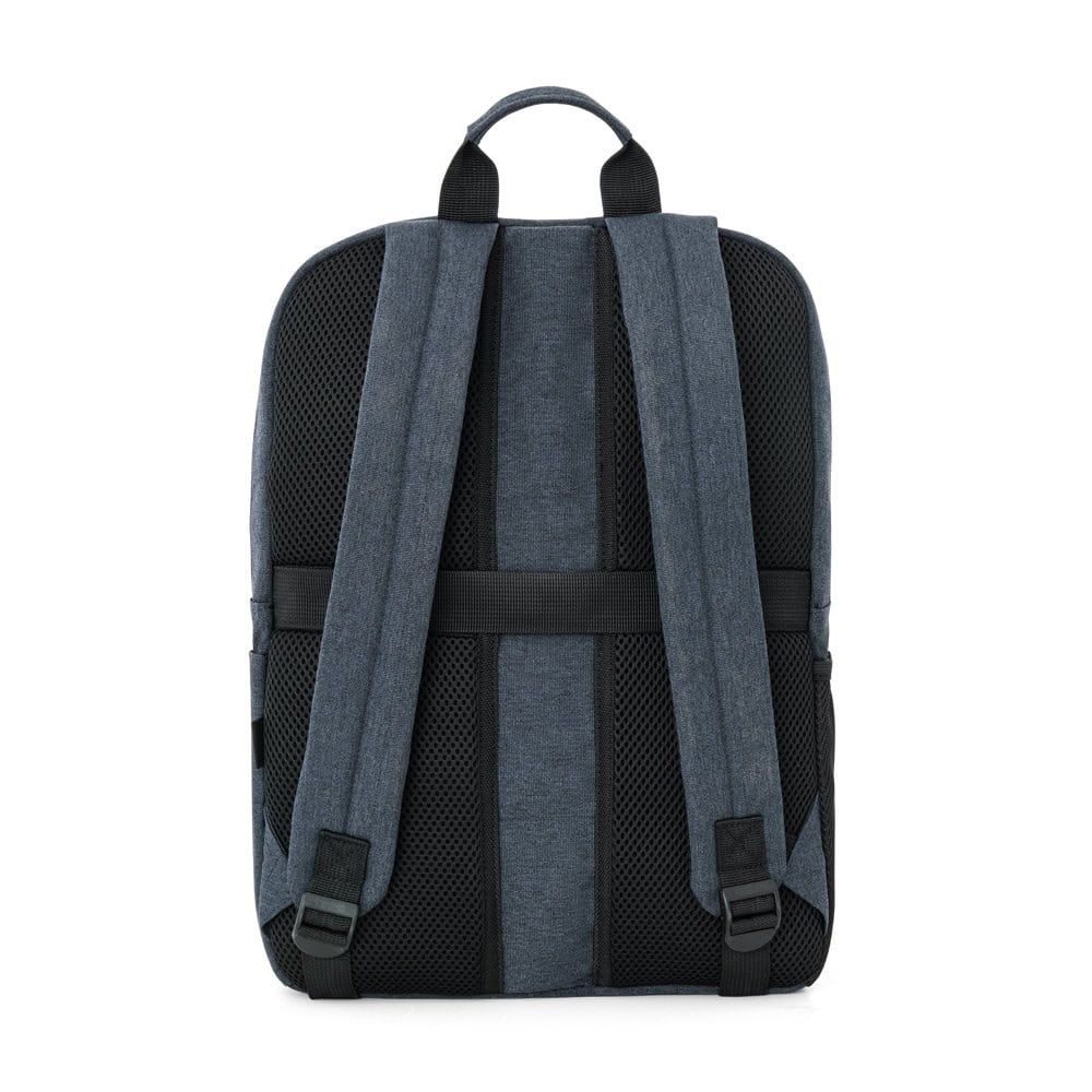 Ryggsäck i 600D återvunnen polyester med laptopfack och justerbara remmar.