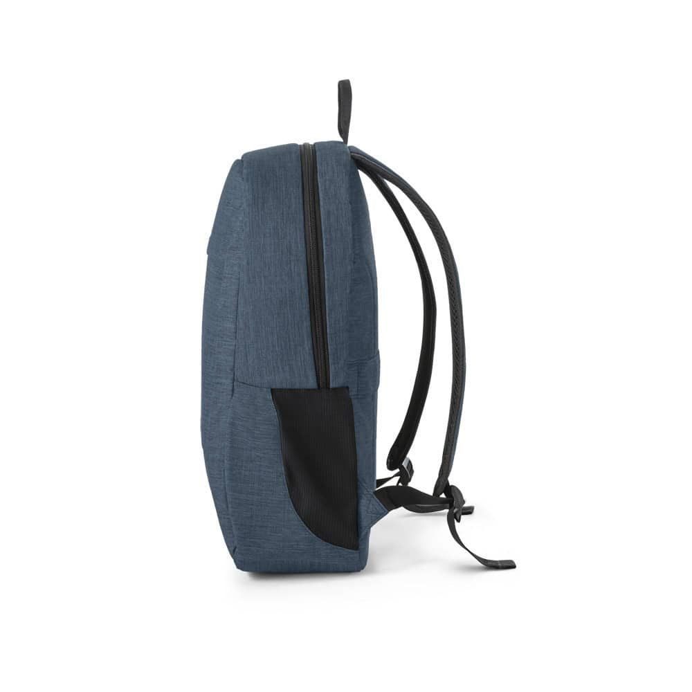 Ryggsäck i 300D rPET för laptop, hållbar och miljövänlig design. Perfekt för arbete och vardagsbruk.