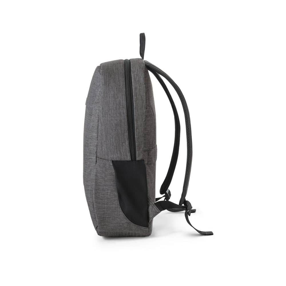 Grå ryggsäck för laptop tillverkad av 100% återvunnen PET-flaska.