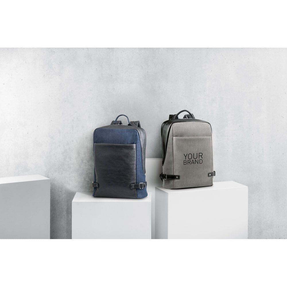 DIVERGENT BACKPACK II. Ryggsäck för laptop upp till 15.6'' i tyg och PU