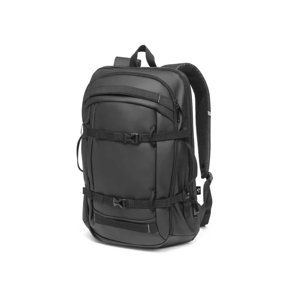 Svart laptopryggsäck i 900D återvunnen polyester med vattenavvisande yta.