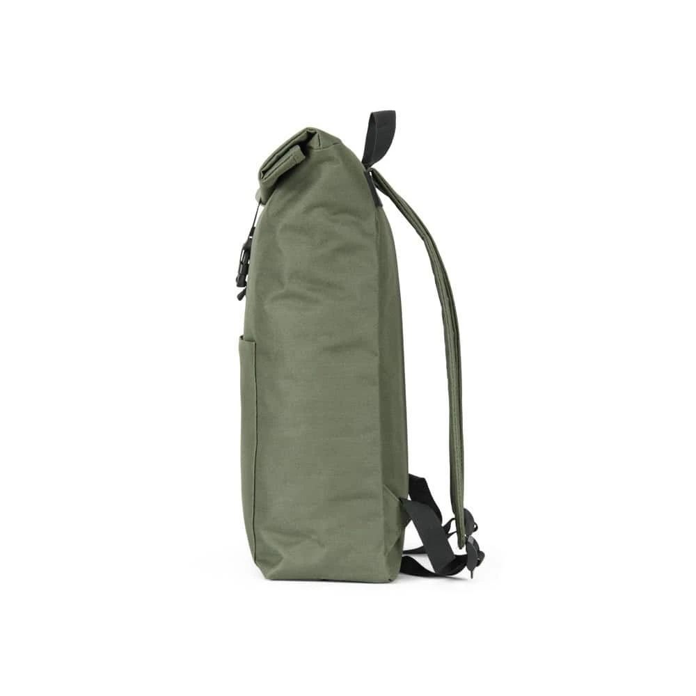 Grön laptopryggsäck i slitstark 600D-nylon med 17,3" foder.