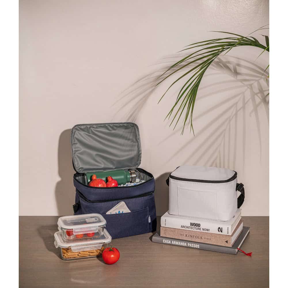 Kylväska Cancun Large i 600D återvunnen polyester med justerbar rem, perfekt för picknick och utflyk.