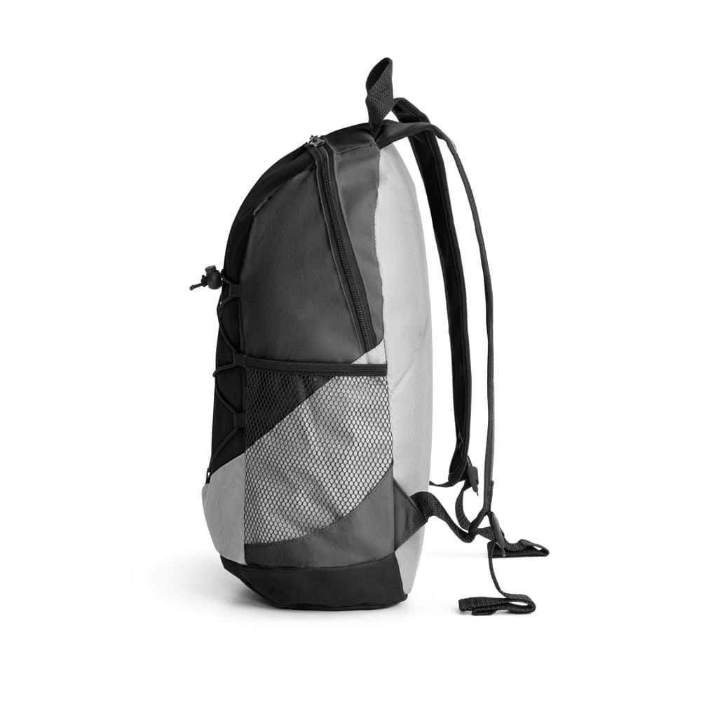 Ryggsäck TURIM i slitstark 600D-nylon för vardag och äventyr.
