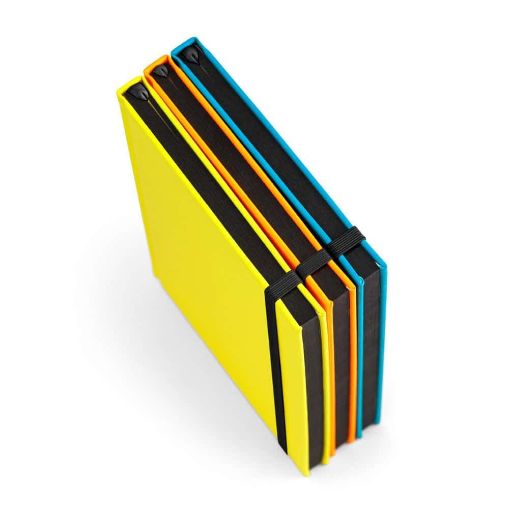 WATTERS. A5 anteckningsblock i fluorescerande PU med linjerade sidor