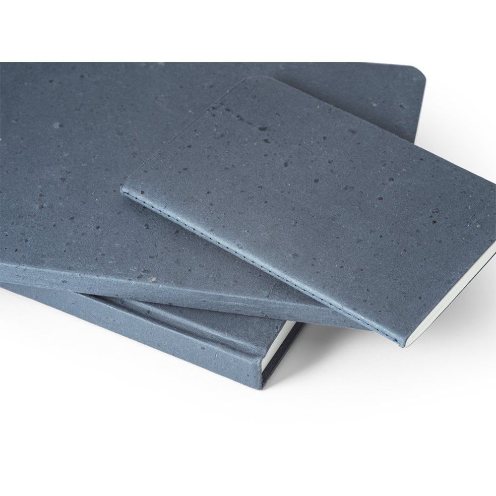 COFFEEPAD SOFT. A6 anteckningsblock med flexibelt omslag tillverkat av avfall från kaffeskal (65%)
