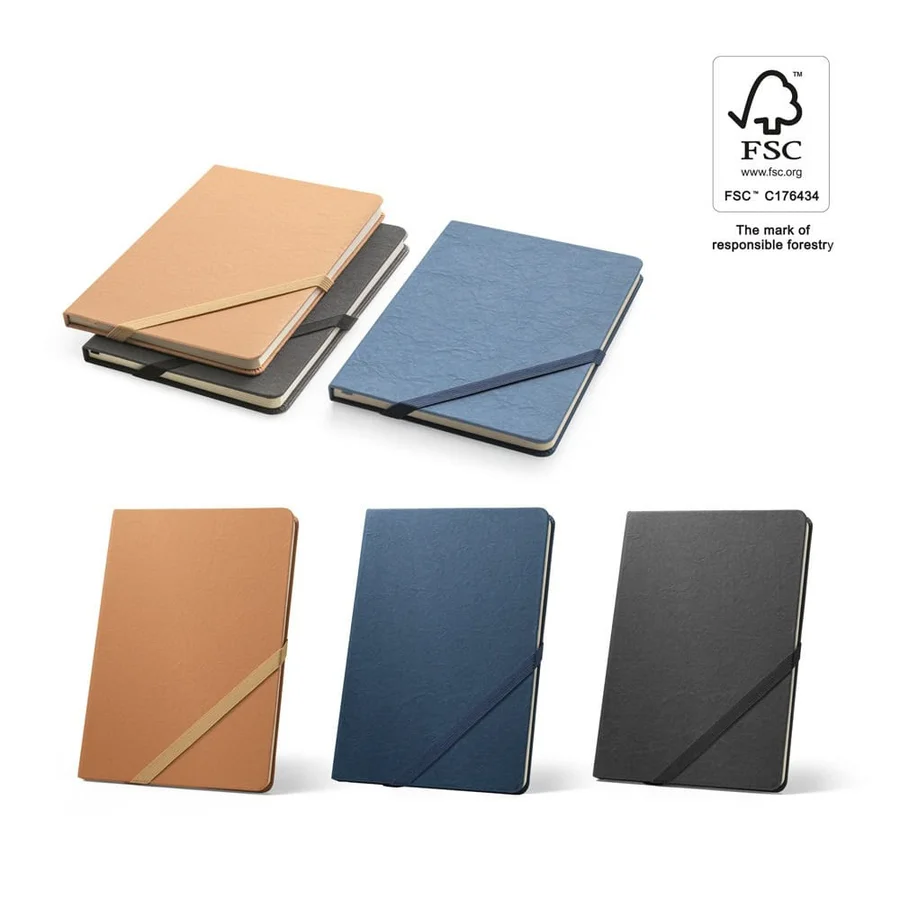 HUXLEY. A5-anteckningsblock, gjord av vattenavvisande papper, med fodrade sidor gjorda av ett FSC™-certifierat material och andra kontrollerade material