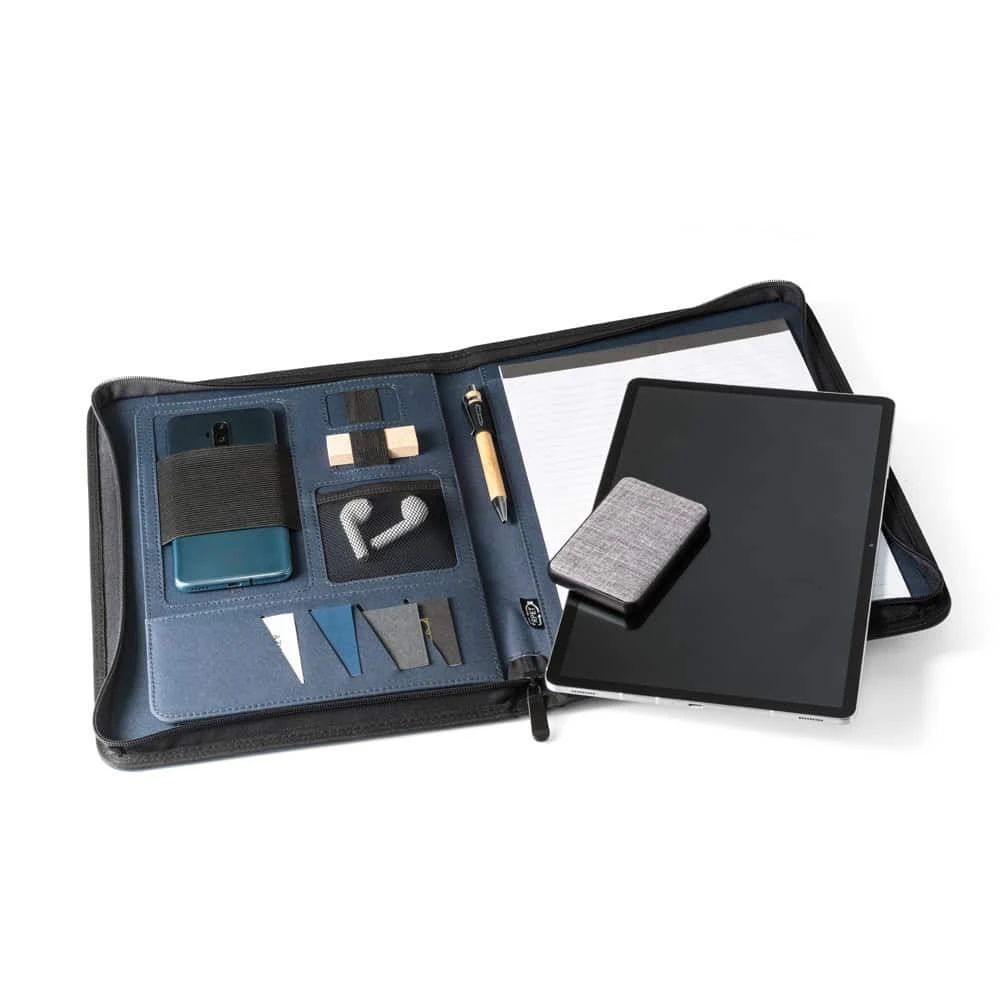 EMERGE FOLDER. A4-mapp i återvunnen polyester (100% rPET) 300D med dragkedja