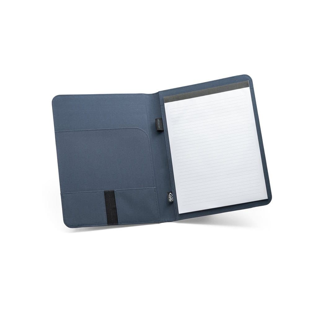 EMERGE FOLDER II. A4-mapp i återvunnen polyester (100% rPET 300D med elastisk stängning