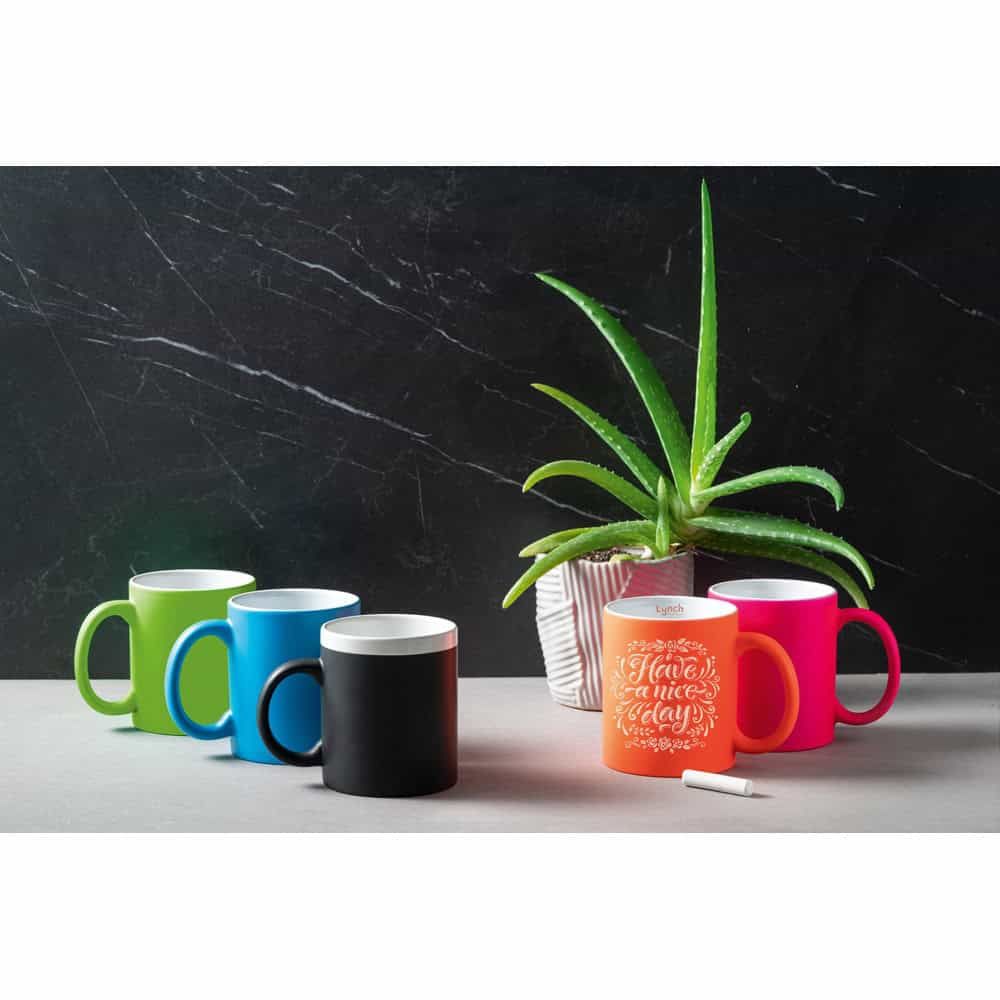 LYNCH. 350 ml keramikmugg med neonfinish