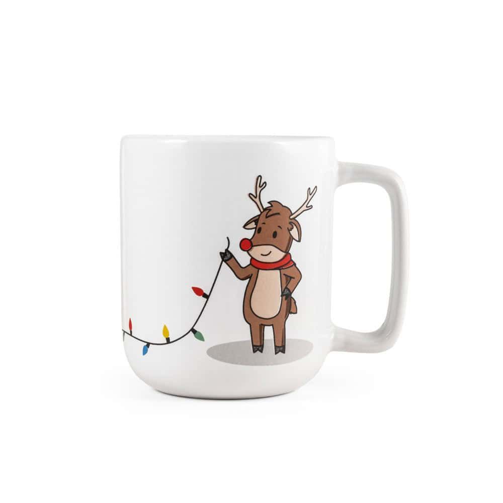 Julmugg med ren och julbelysning, perfekt för julfirande och mysiga stunder.
