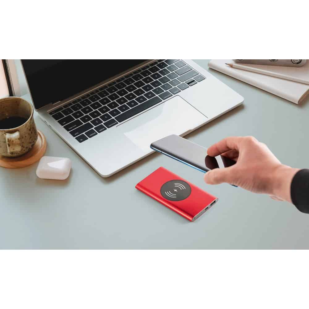 CASSINI. Powerbank 4 000 mAh med 5W trådlös laddare i återvunnet aluminium (100% rAL)