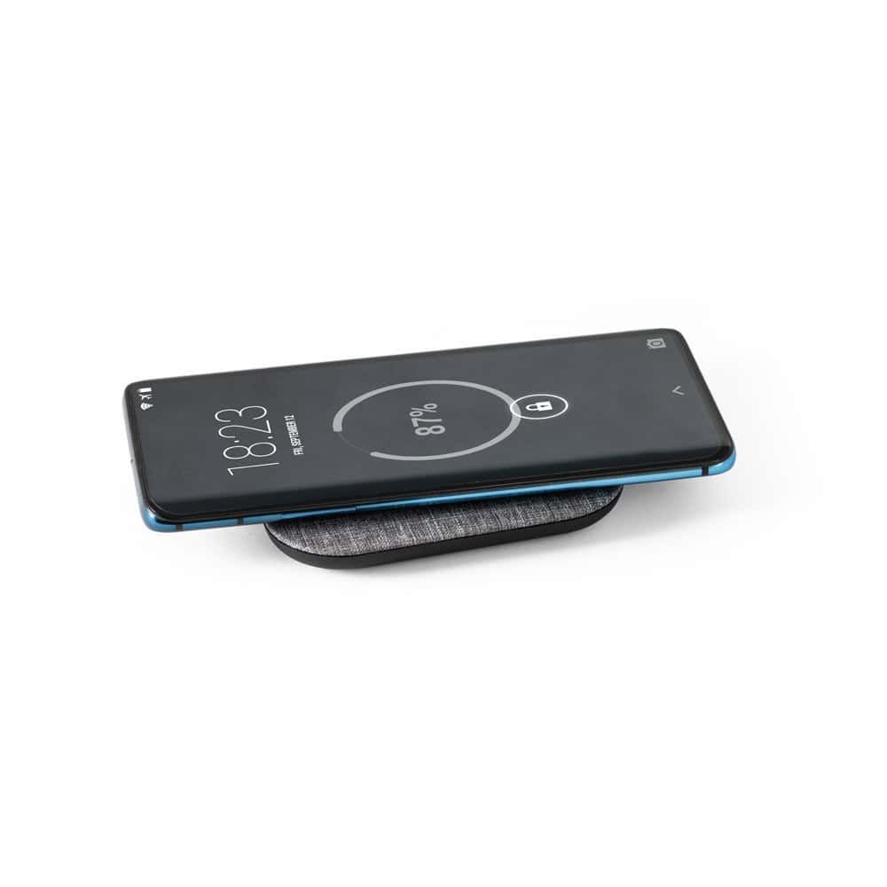 RENEWAL CHARGER. Supersnabb 15W trådlös laddare i återvunnen PET (100 % rPET)