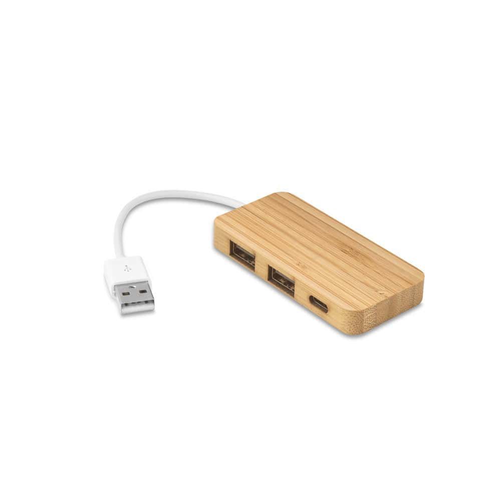 MOSER. HUB med 2 USB-A och 1 USB-C-portar i bambu