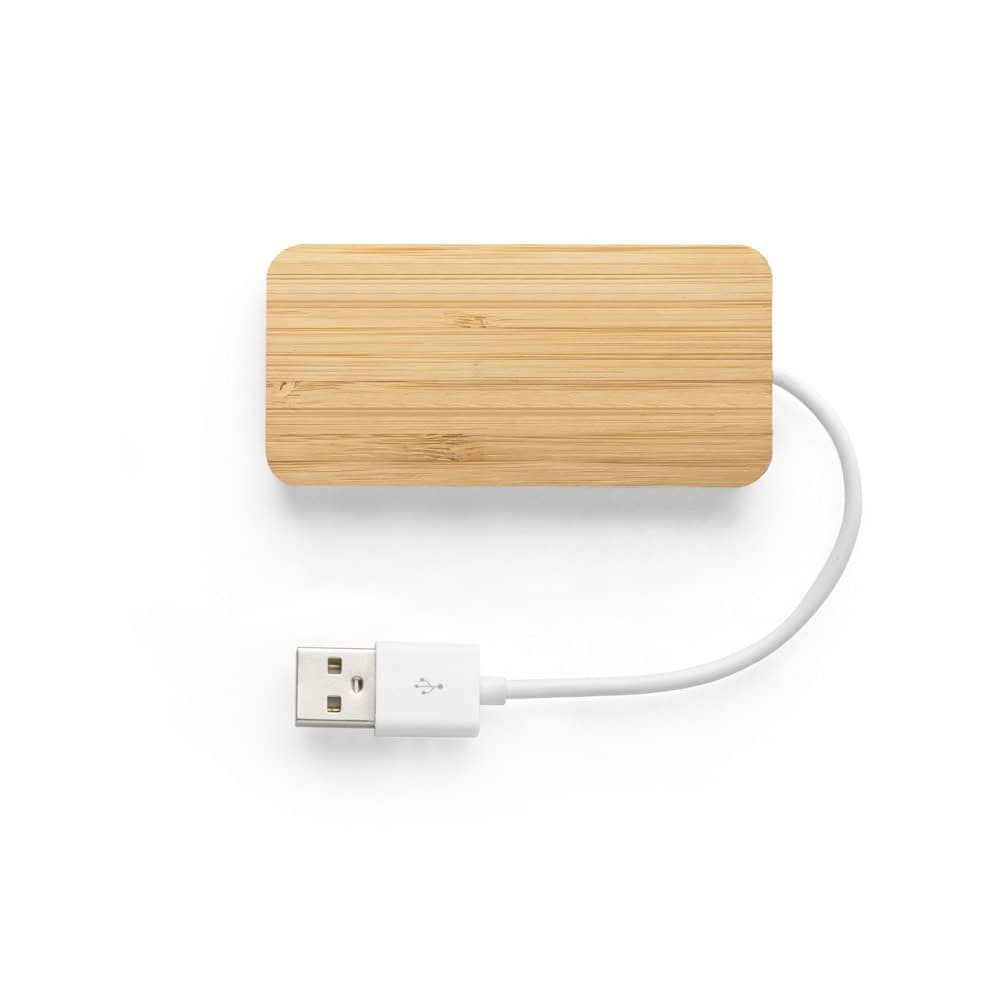 MOSER. HUB med 2 USB-A och 1 USB-C-portar i bambu