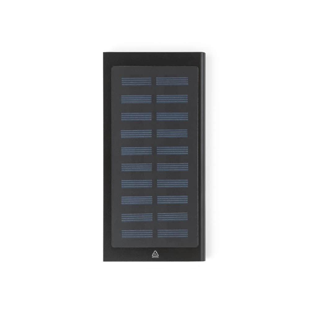 CLERK. 8 000 mAh powerbank med solpanel i 100 % återvunnen aluminium