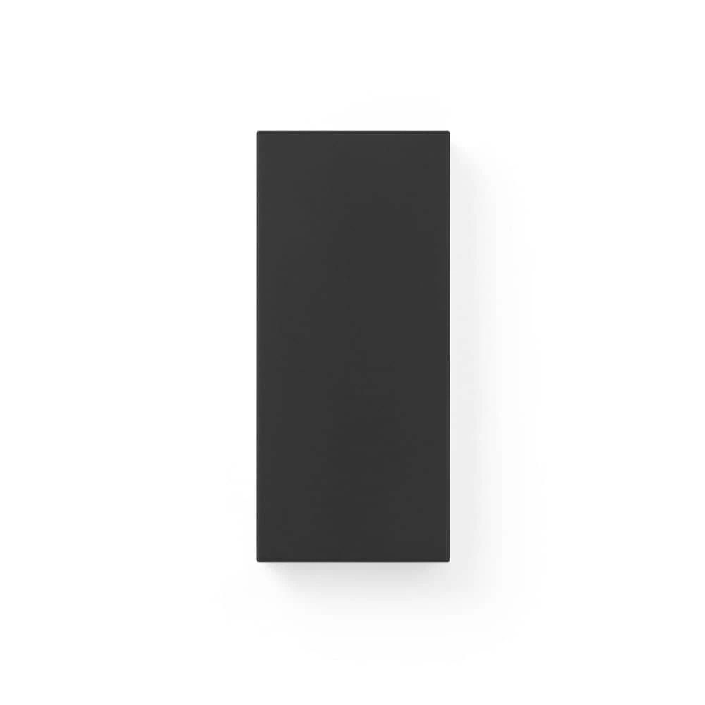 DOROTHY 10. Powerbank 10 000 mAh i återvunnen aluminium (100 % rAL)