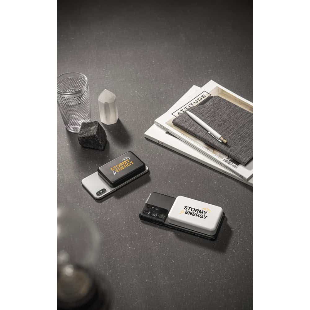 AMPERE 5. 5 000 mAh magnetisk powerbank med 15W supersnabb trådlös laddare i återvunnen ABS (100 % rABS)
