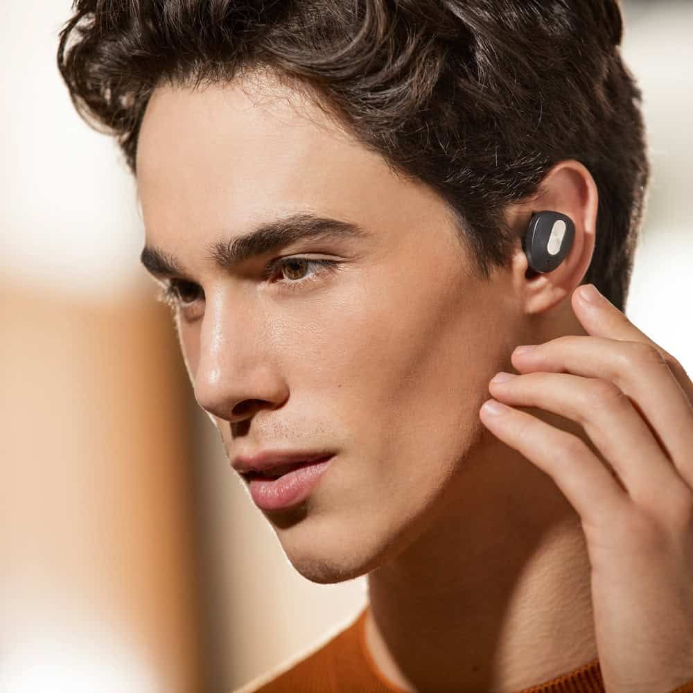 DESCRY. Trådlös laddare i zink och Trådlösa hörlurar i metall och ABSacrylic