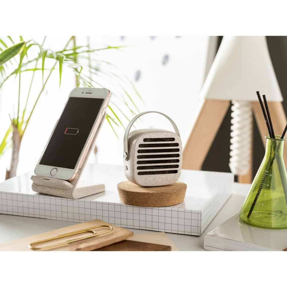 ENGLERT. Smartphonehållare med 10W snabbt trådlös laddare i återvunnen ABS (100 % rABS) och vetestråfiber